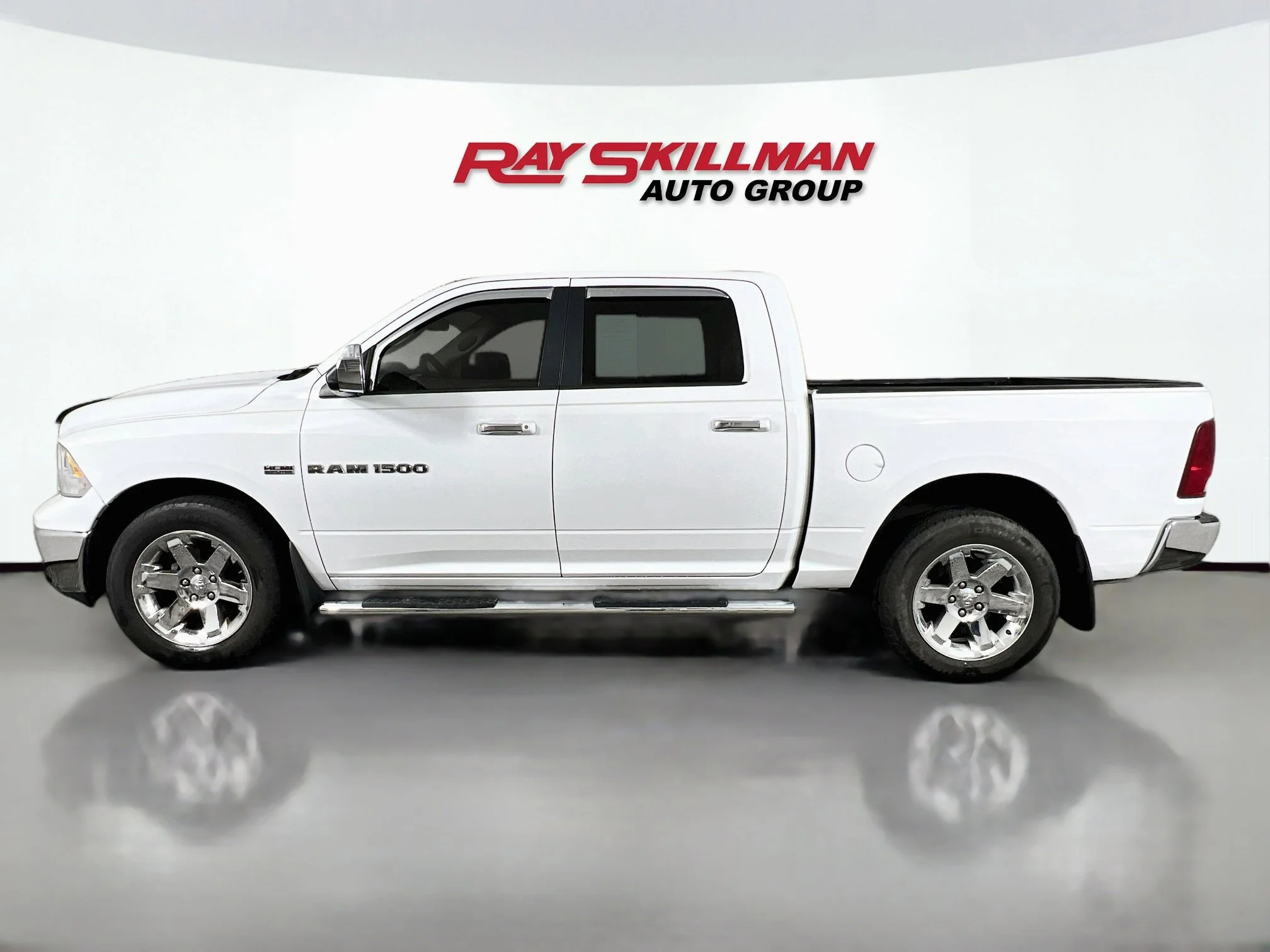Used 2011 Bright White Ram LARAMIE LONGHORN image 4