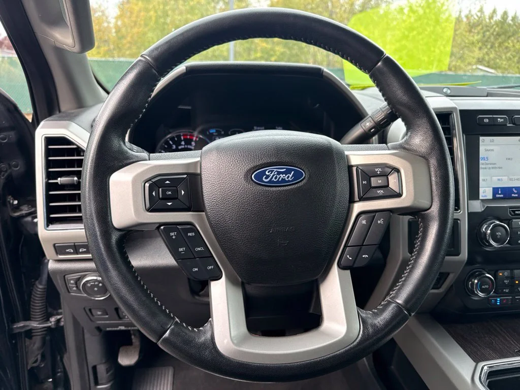 Used 2020 Black Metallic Ford Lariat image 10