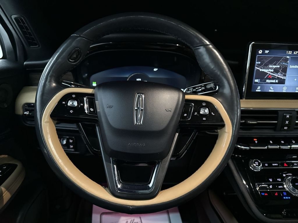 Used 2021 White Lincoln Reserve image 21