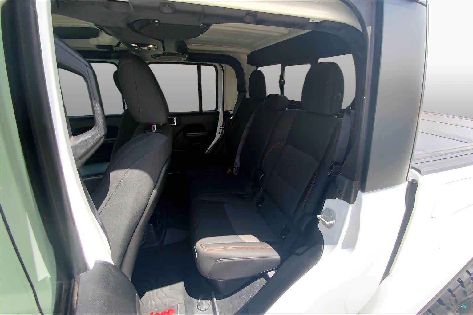 Used 2021 Bright White Clearcoat Jeep Mojave image 21