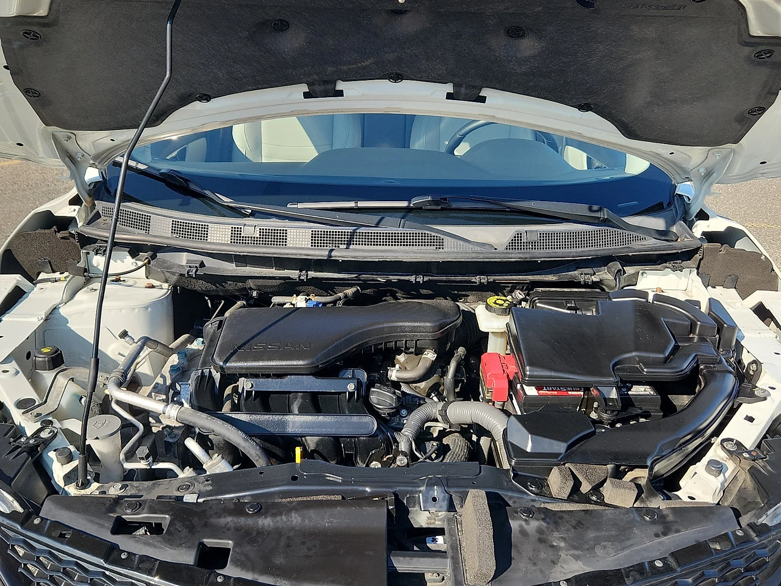 Used 2018 White Nissan SL image 28