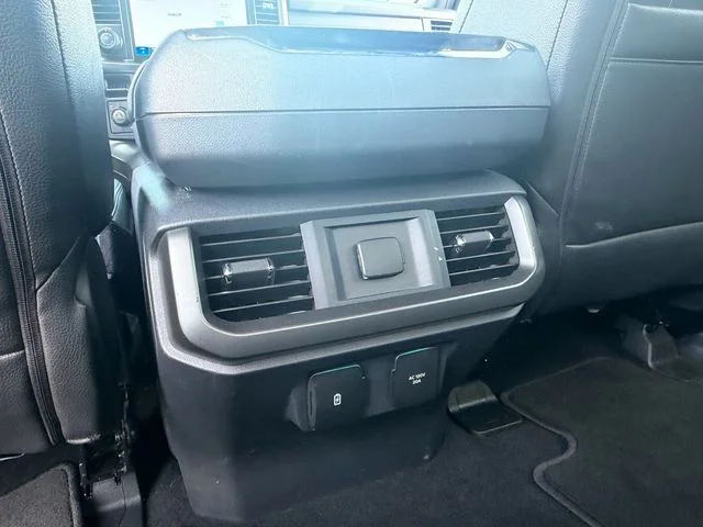 Used 2024 Black Metallic Ford XLT image 48