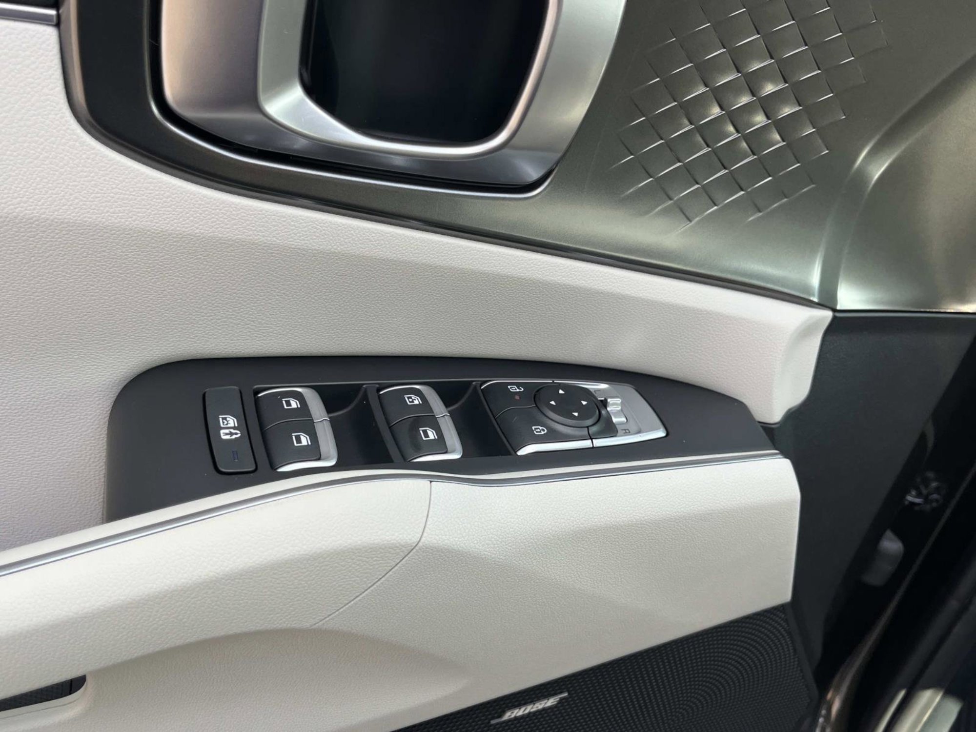 New 2026 Interstellar Gray Kia EX image 24