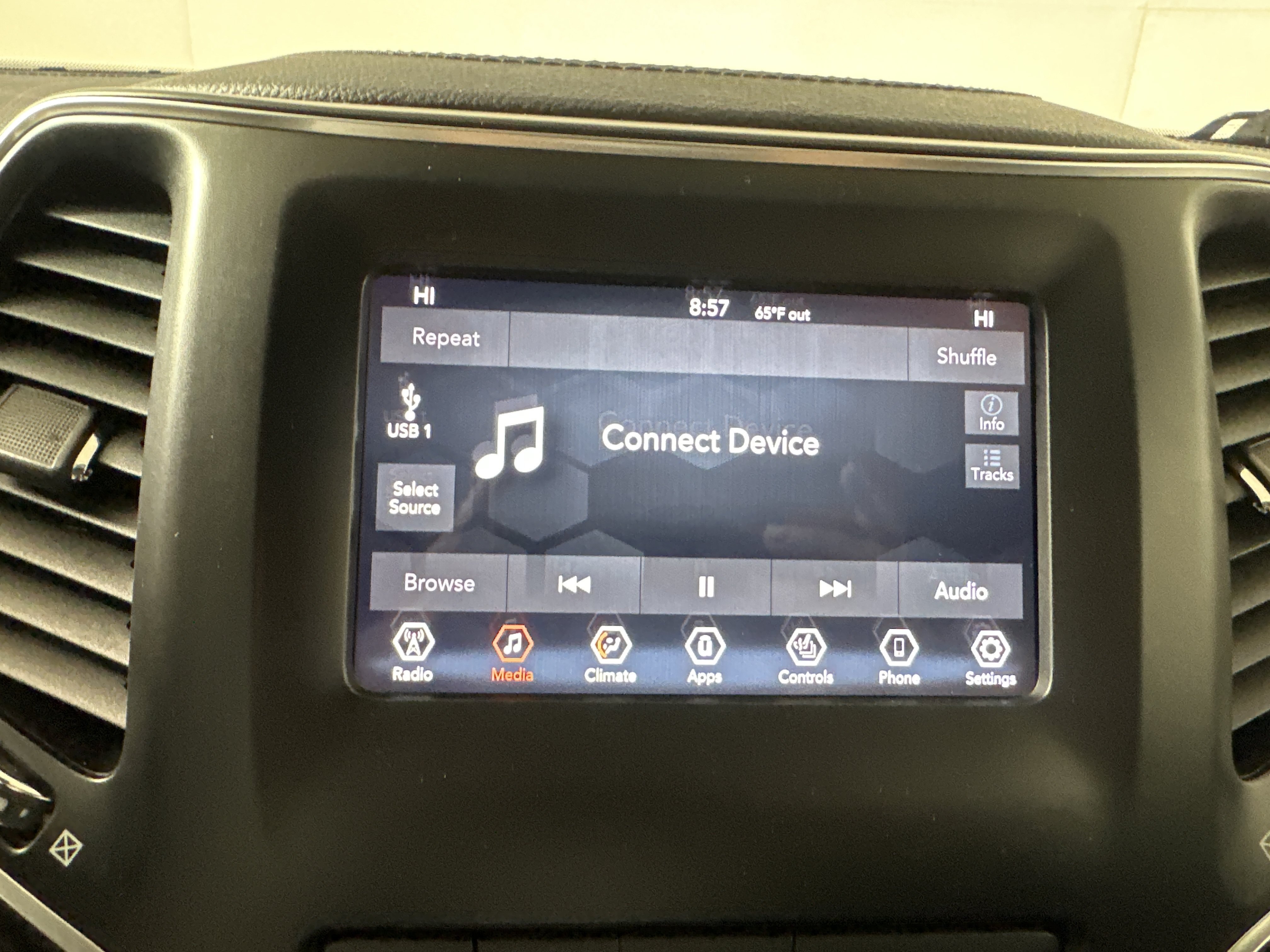 Used 2019 Olive Green Pearlcoat Jeep Latitude Plus image 15