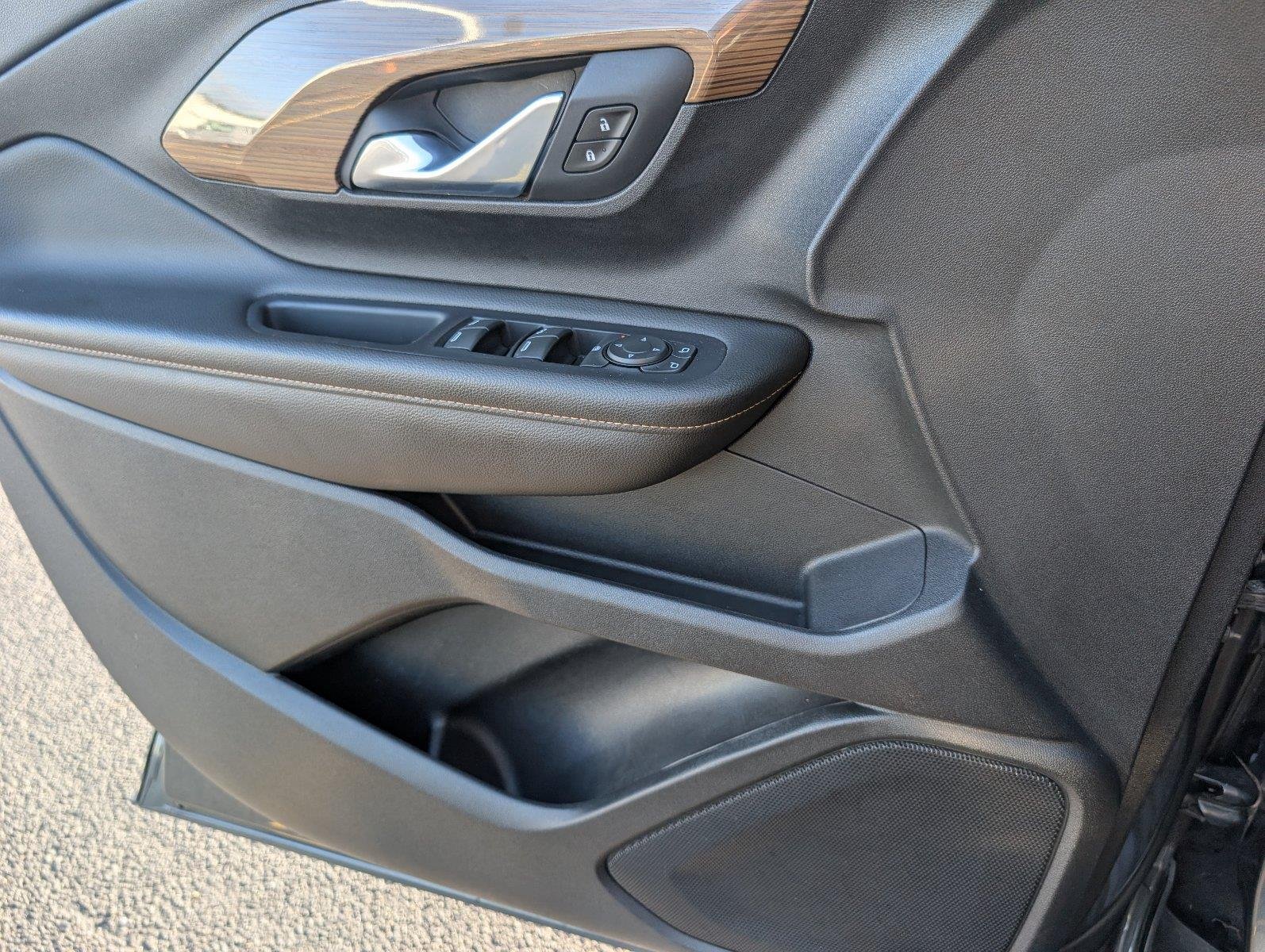 Used 2020 GRAPHITE GRAY METALLIC GMC SLE image 19