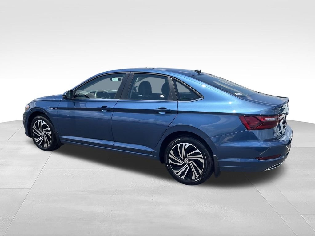 Used 2021 Blue Volkswagen SEL Premium image 3