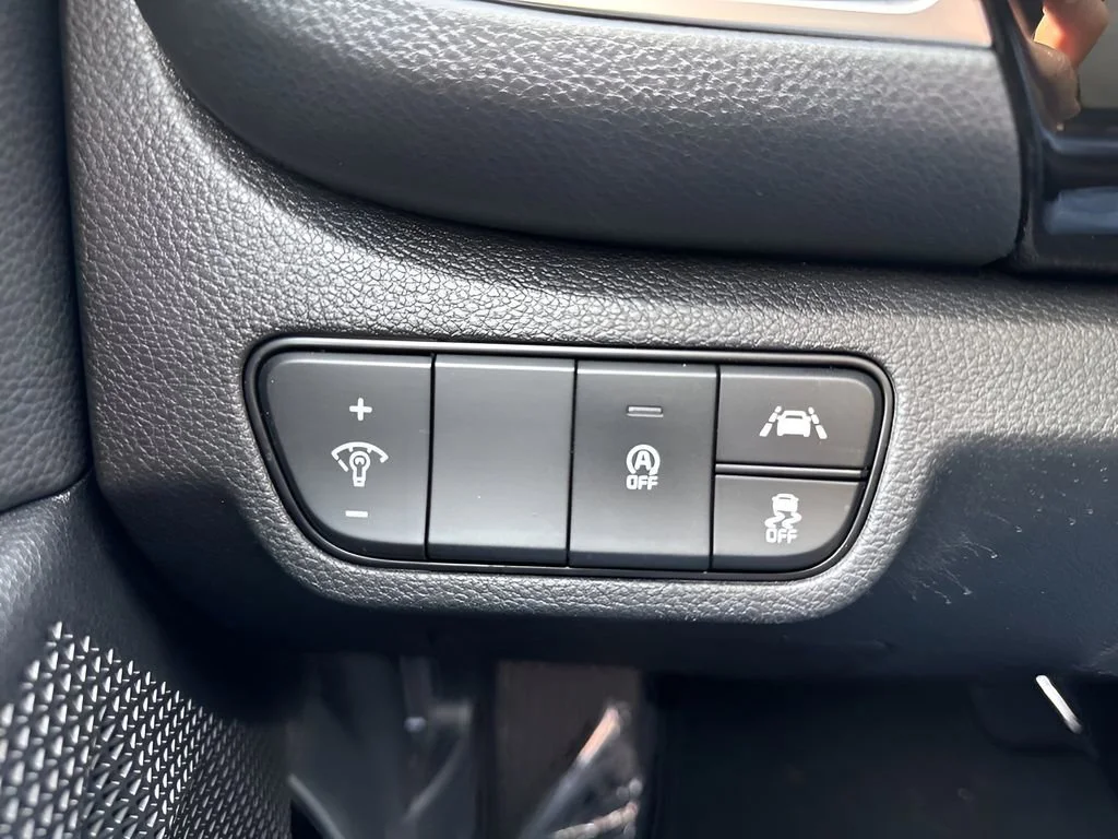 Used 2023  Kia EX image 25
