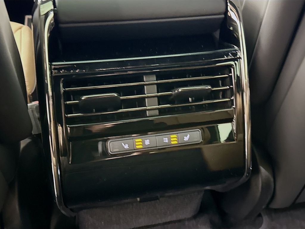 New 2026 Santorini Black Land Rover Dynamic SE image 27