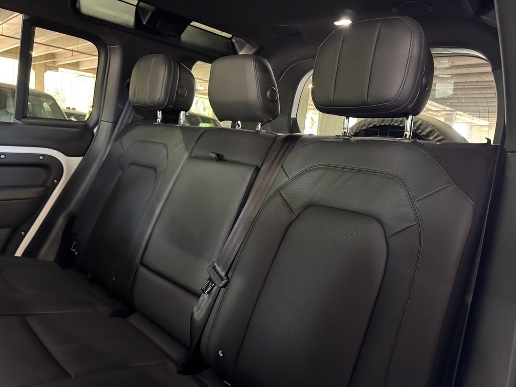 New 2026 Fuji White Land Rover V8 image 13