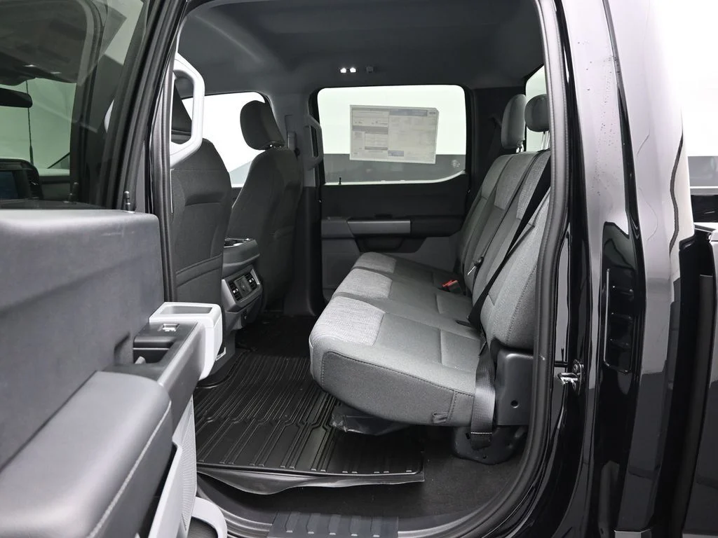 New 2026 Agate Black Metallic Ford XLT image 18