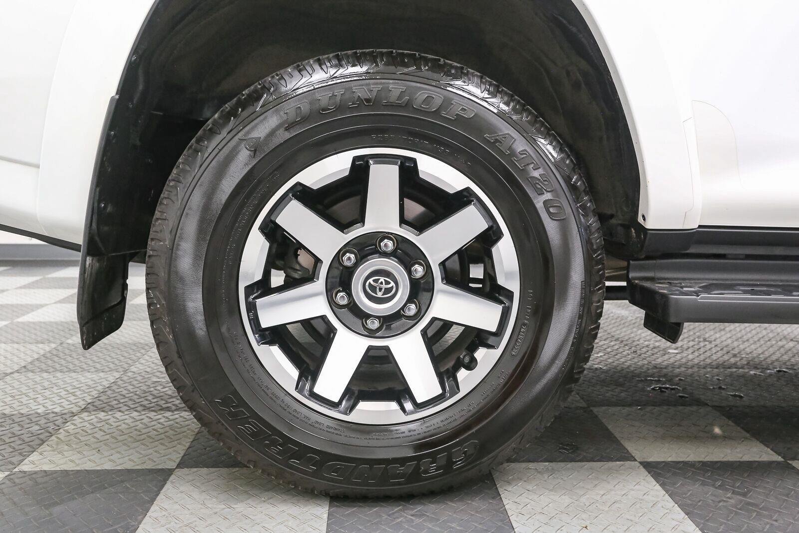 Used 2024 Ice Cap Toyota TRD Off-Road Premium image 17