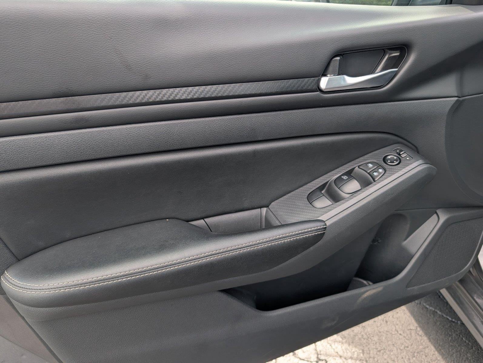 2025 Nissan Altima SV - Photo 14