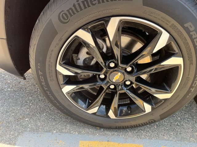 Used 2023 Mahogany Red Metallic Chevrolet LT image 9