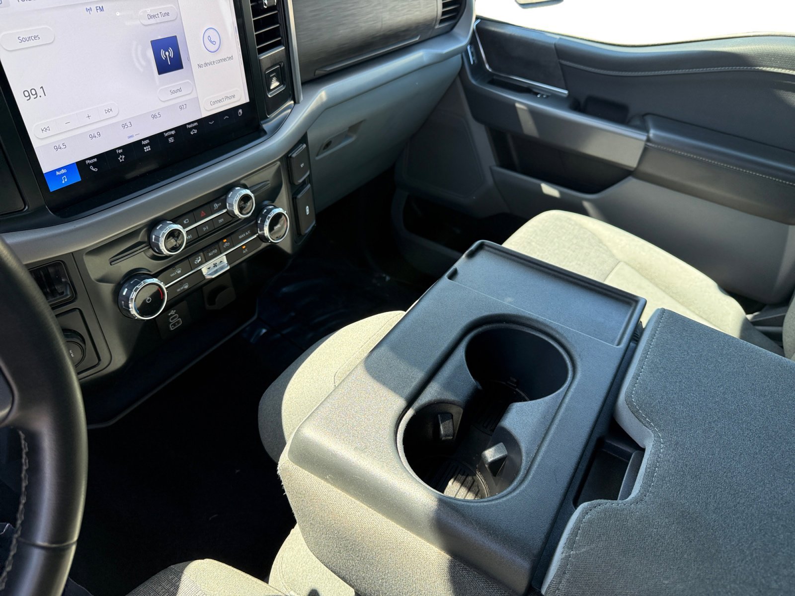 Used 2025 Oxford White Ford XLT image 13