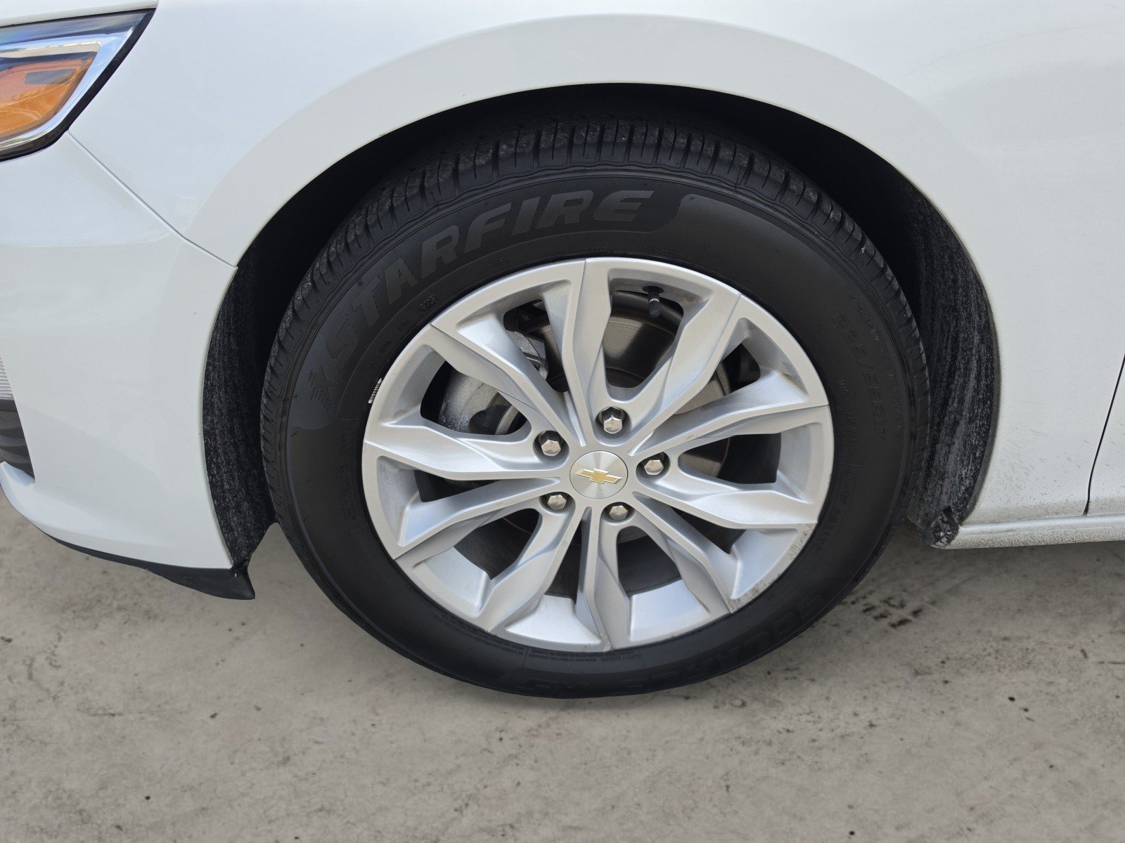 Used 2024 Summit White Chevrolet LT image 29