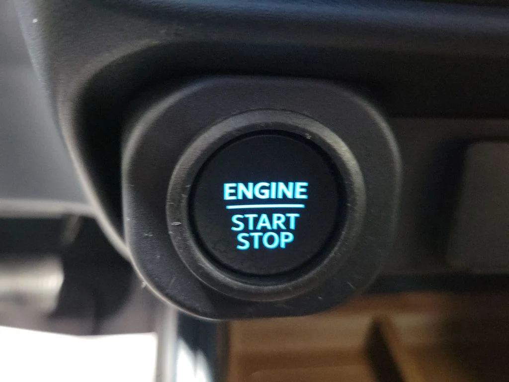Used 2024  Ford Lariat image 40