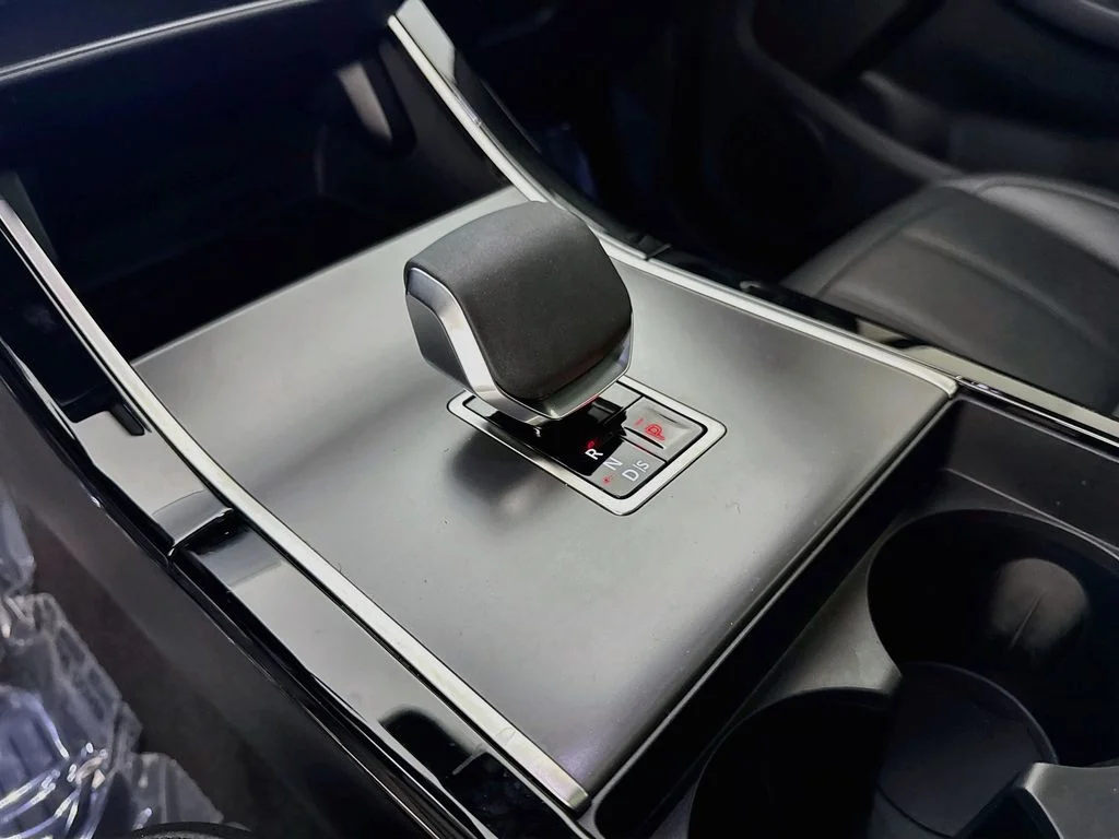 Used 2026 Black Land Rover Core S image 17