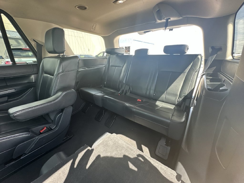 Used 2024 Silver Ford XLT image 25