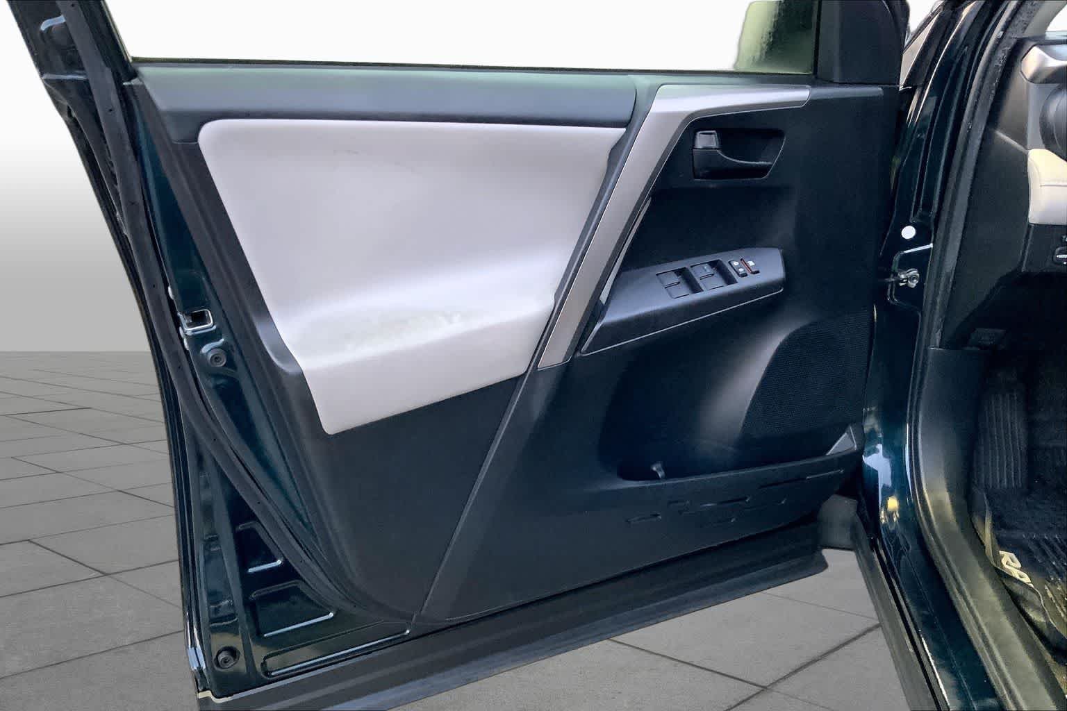 Used 2018 Galactic Aqua Mica Toyota Hybrid LE image 32