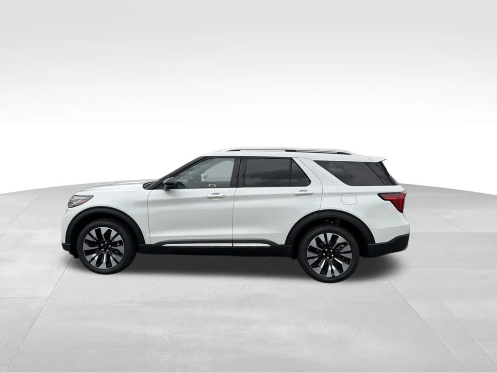 New 2026 Star White Metallic Tri-Coat Ford Platinum™ image 11