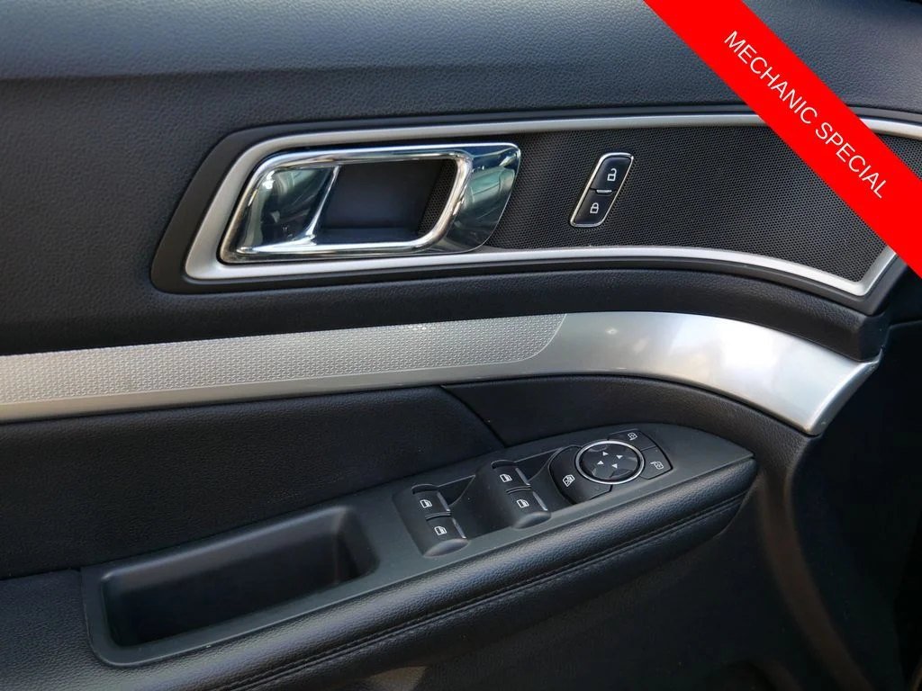 Used 2016 Black Ford XLT image 17