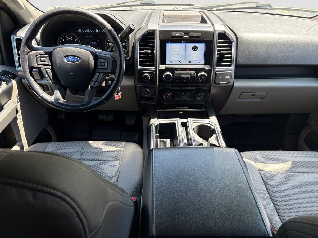Used 2016 Silver Ford XLT image 9