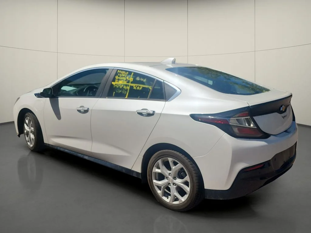 Used 2018 Beige Chevrolet Premier image 5
