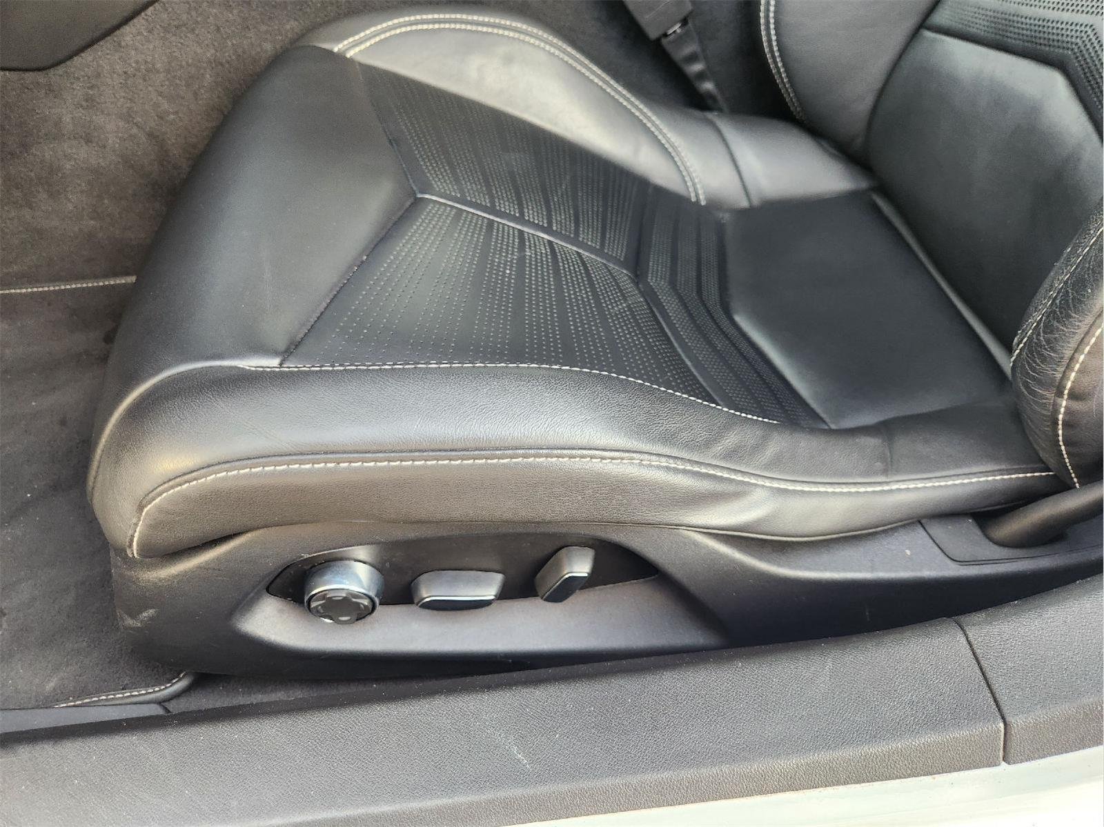 2021 Chevrolet Corvette Stingray photo 24 of 31