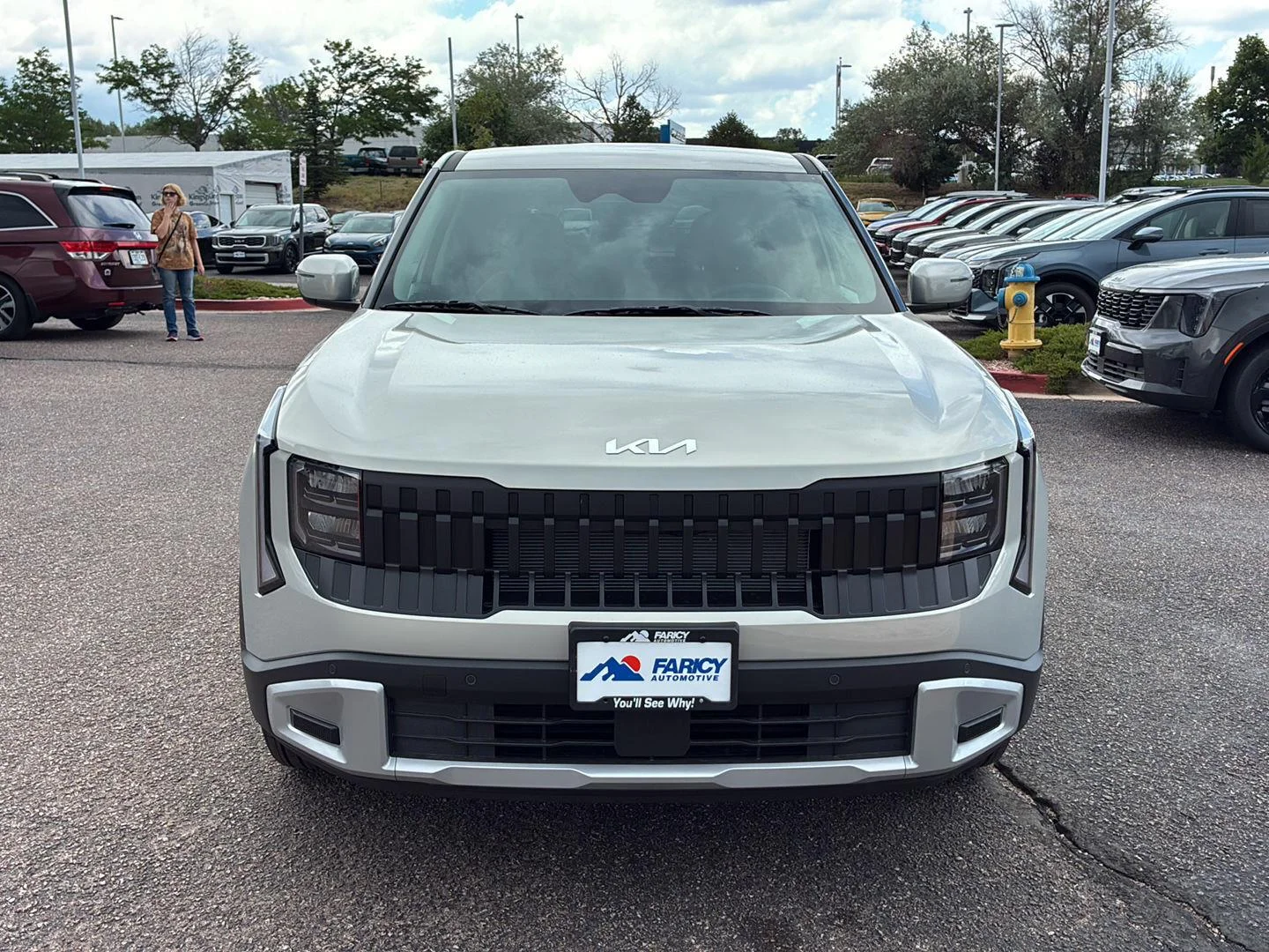 New 2027 Ivory Silver Kia LX image 2