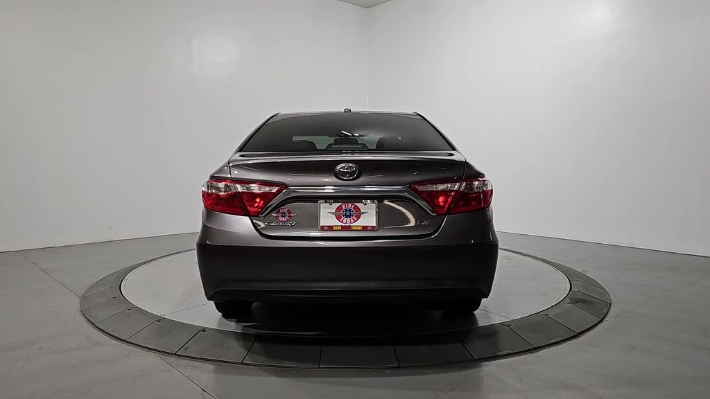 Used 2016 Gray Toyota LE image 4