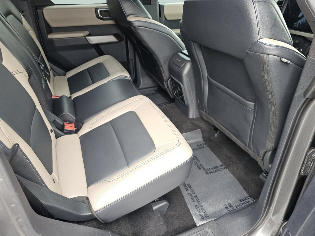Used 2022 Gray Metallic Ford Wildtrak image 5