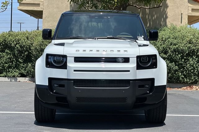 New 2026 Fuji White Land Rover X-Dynamic SE image 8