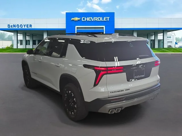 2027 Chevrolet Traverse Z71 - Photo 9