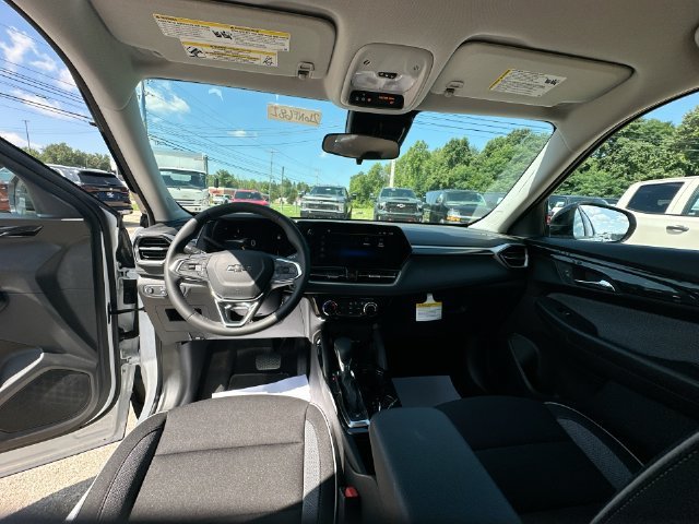 New 2026 Summit White Chevrolet LT image 22