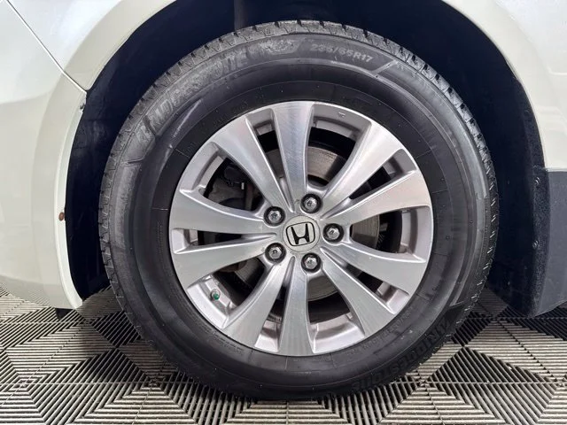 Used 2016 White Honda SE image 10