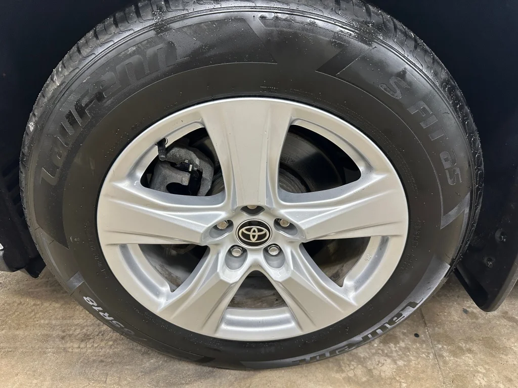 Used 2023 Wind Chill Pearl Toyota L image 33