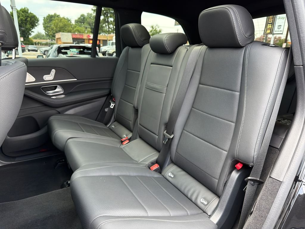 Used 2025 Black Mercedes-Benz GLS 450 image 22