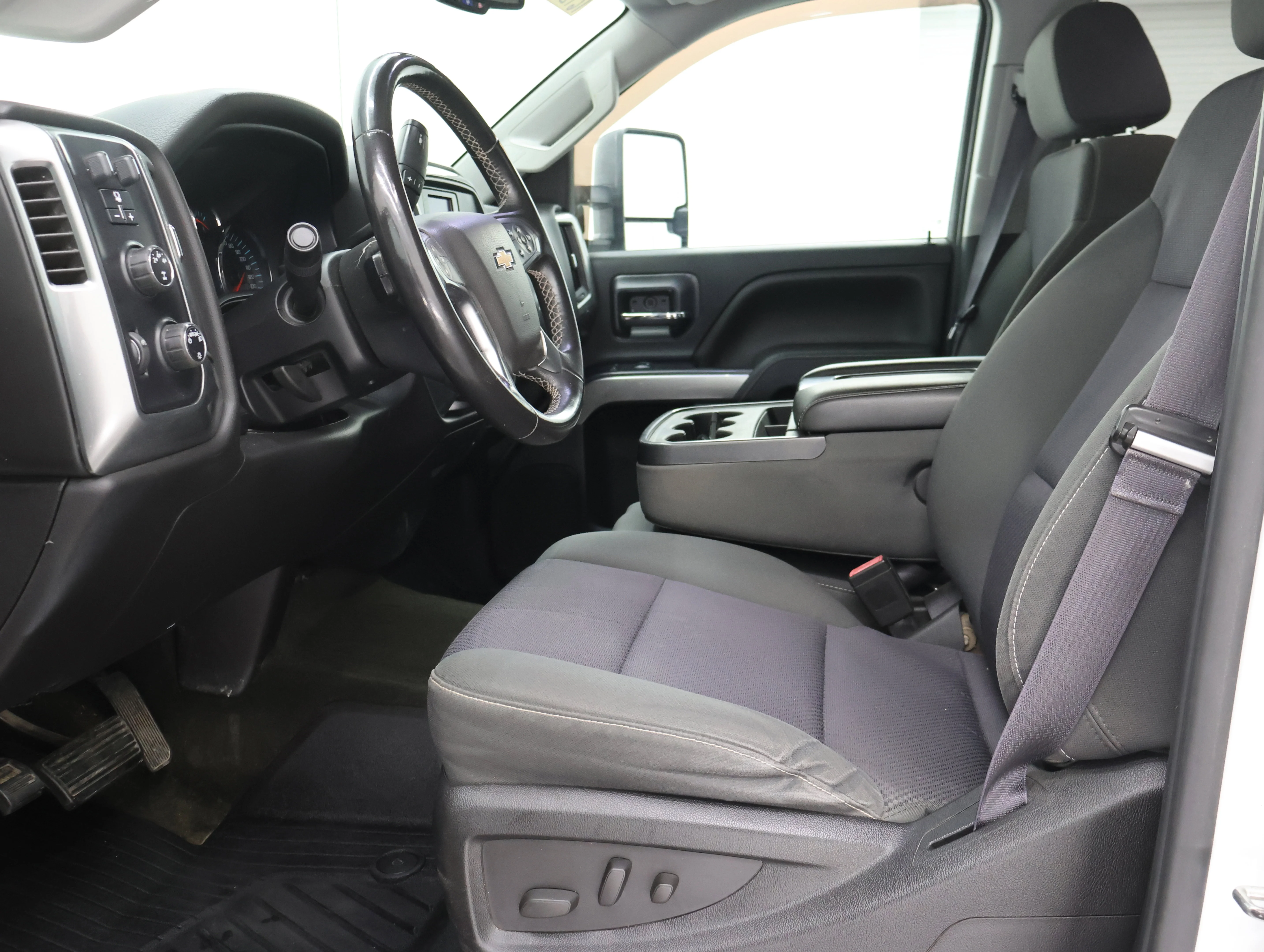Used 2015 Summit White Chevrolet LT image 8