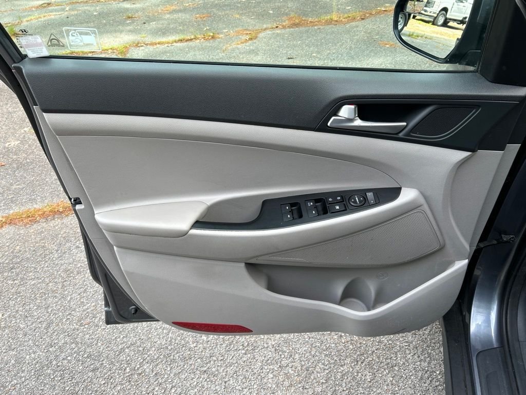 Used 2019 Gray Hyundai SE image 14