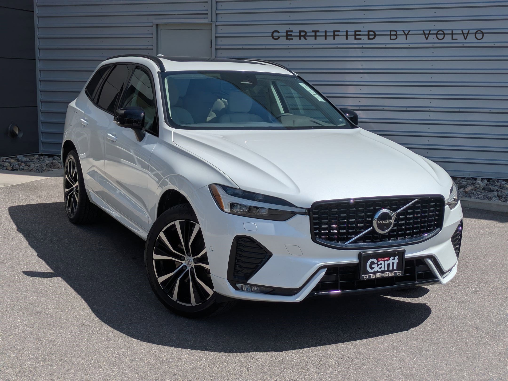 2024 Volvo XC60 B5 Plus Dark Theme AWD's photo