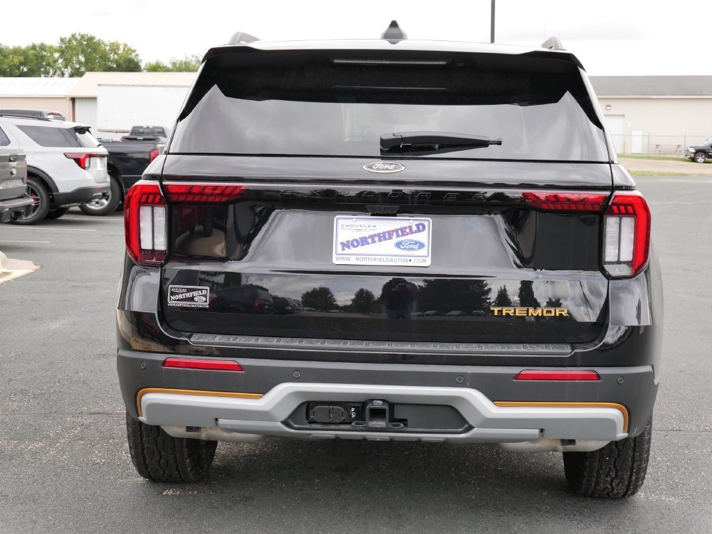 New 2026 Agate Black Metallic Ford Tremor® image 7
