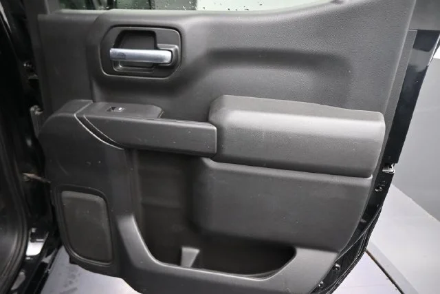 Used 2020  Chevrolet Custom image 15