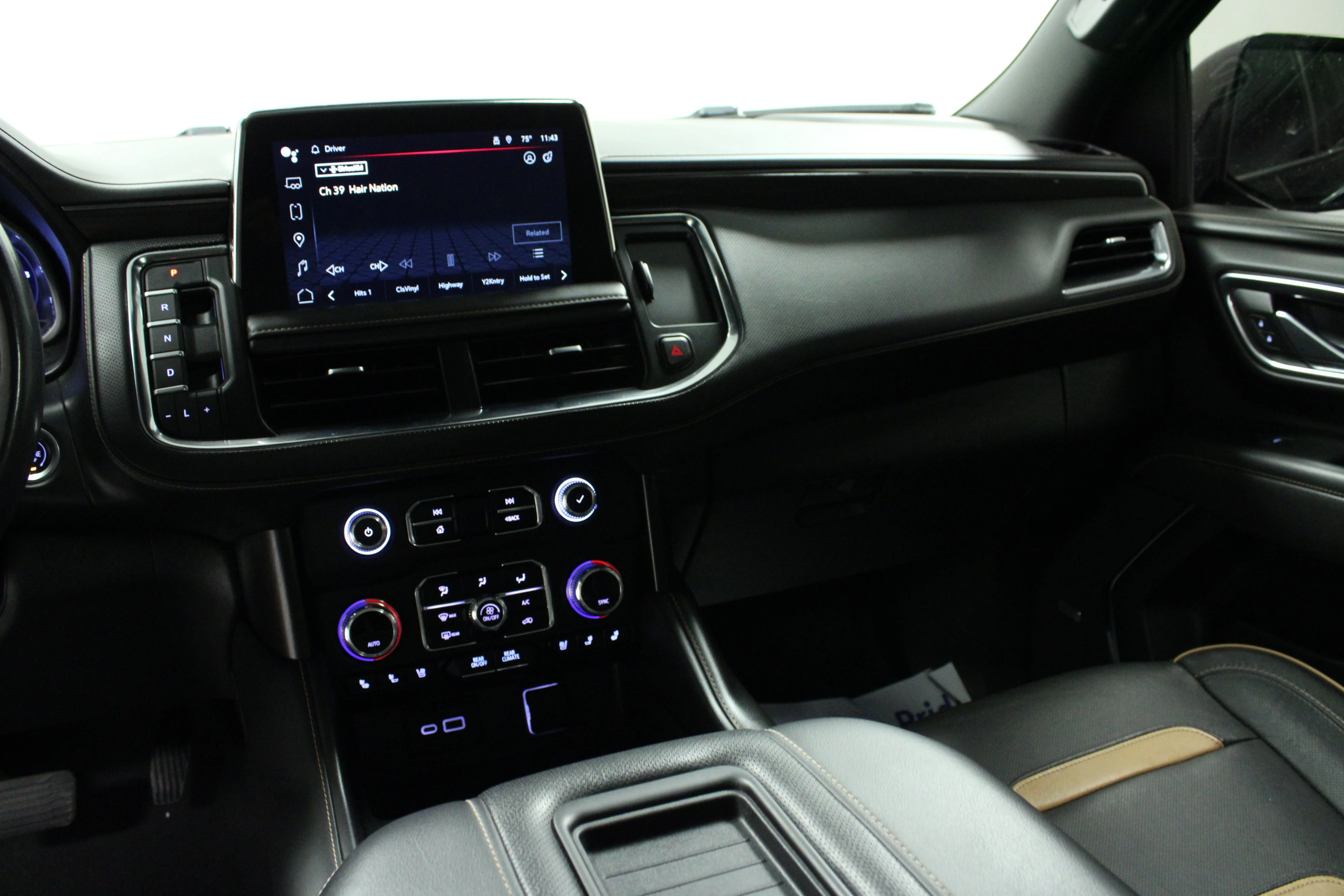Used 2023 Onyx Black GMC AT4 image 13