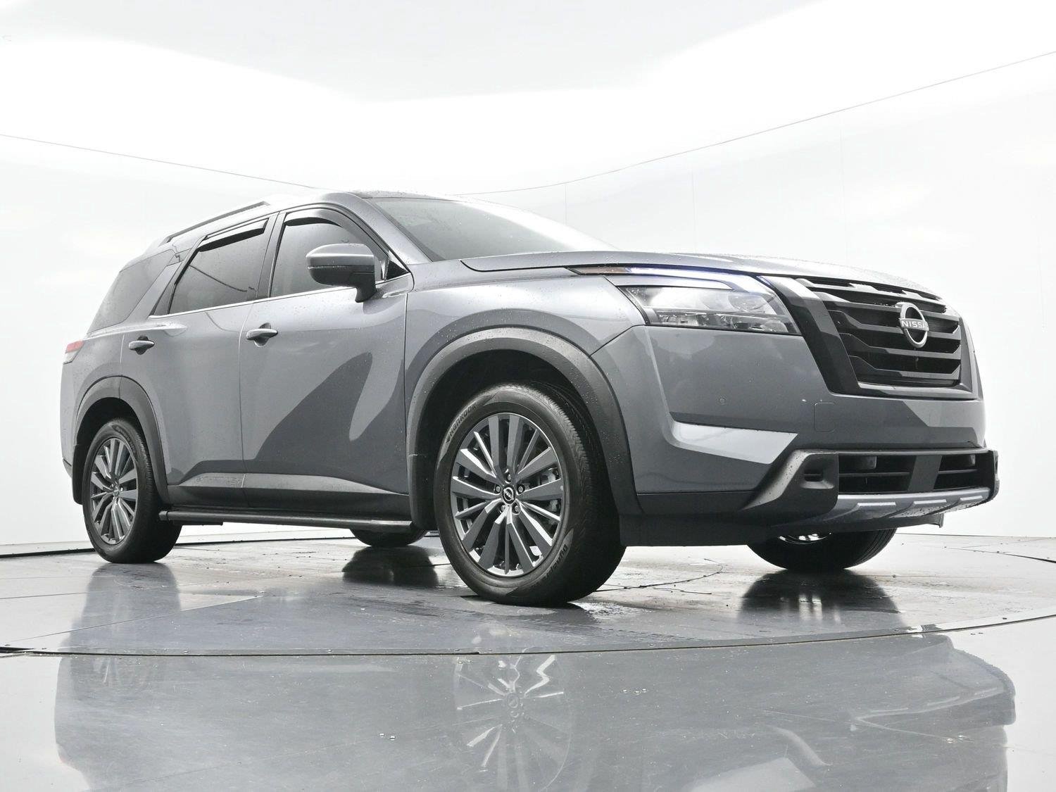 Used 2025 Gun Metallic Nissan SL image 39