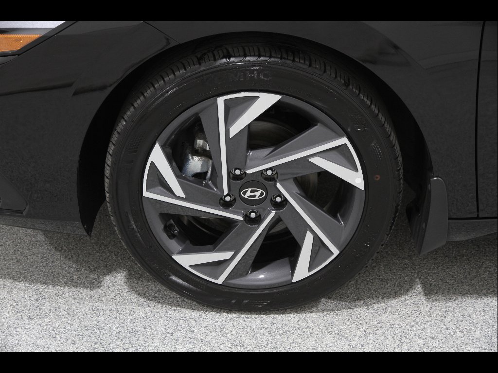 Certified Used 2025 Abyss Black Pearl Hyundai SEL Sport image 20