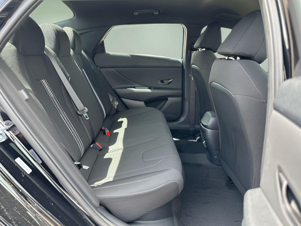 2025 Hyundai Elantra Blue - Photo 24