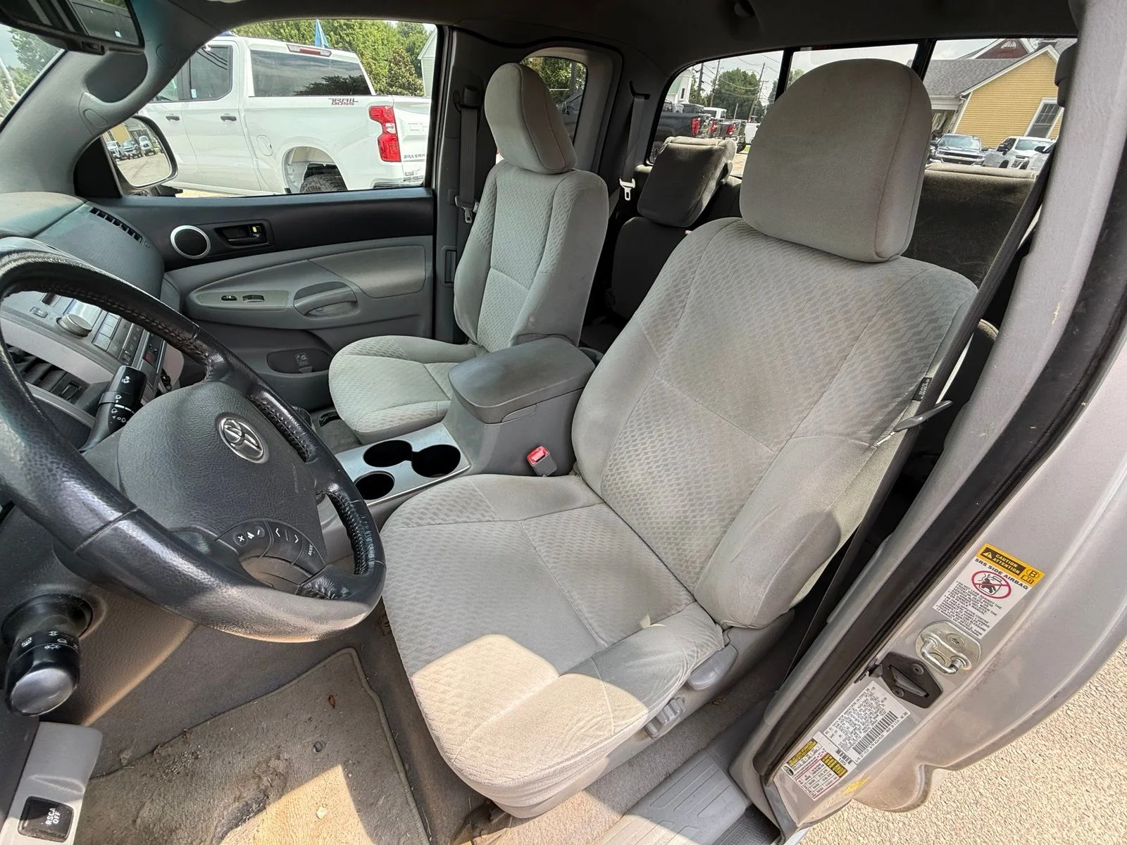 Used 2010  Toyota Base image 12