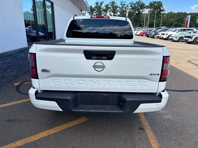 Certified Used 2025 Glacier White Nissan Crew Cab SV image 6