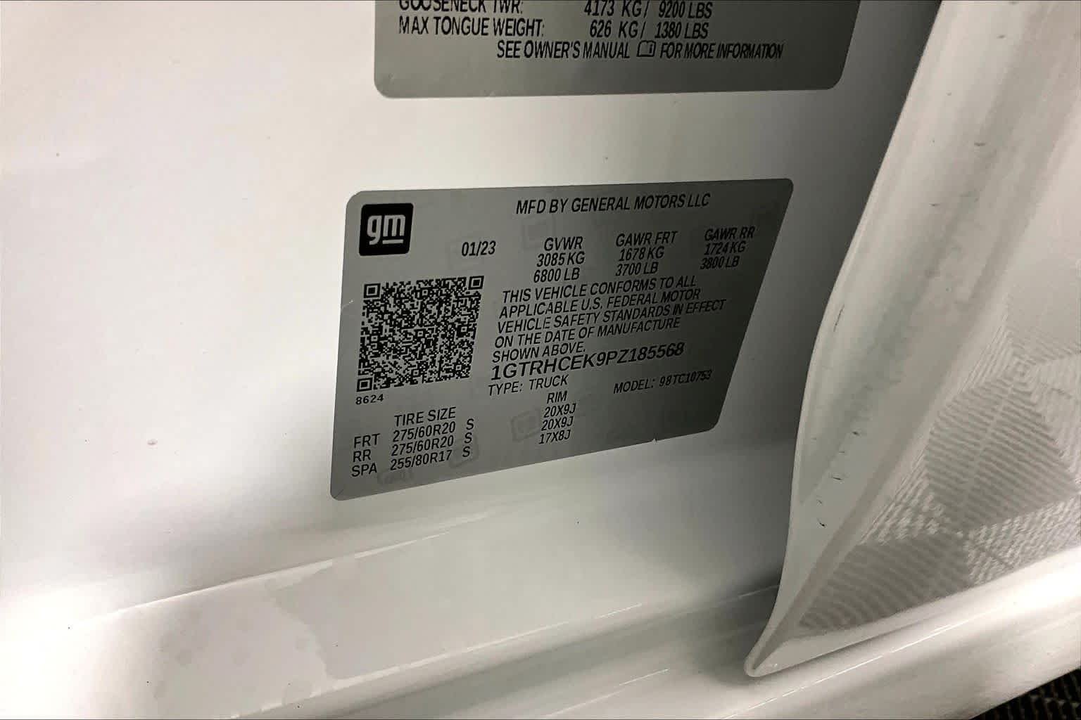 Used 2023 Summit White GMC Elevation image 37