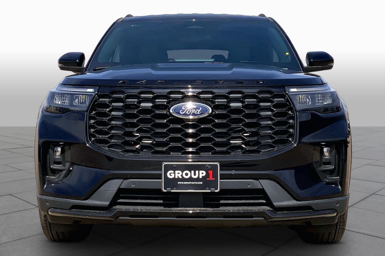 New 2026 Agate Black Metallic Ford ST-Line image 3